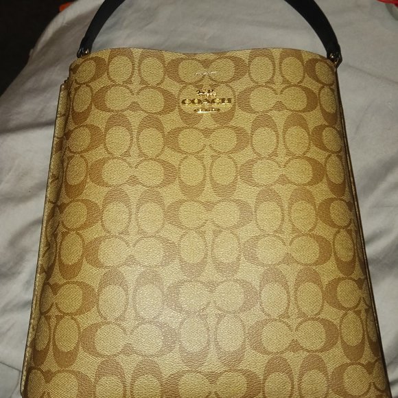 Like-New COACH Shoulder Bag - Picture 6 of 16